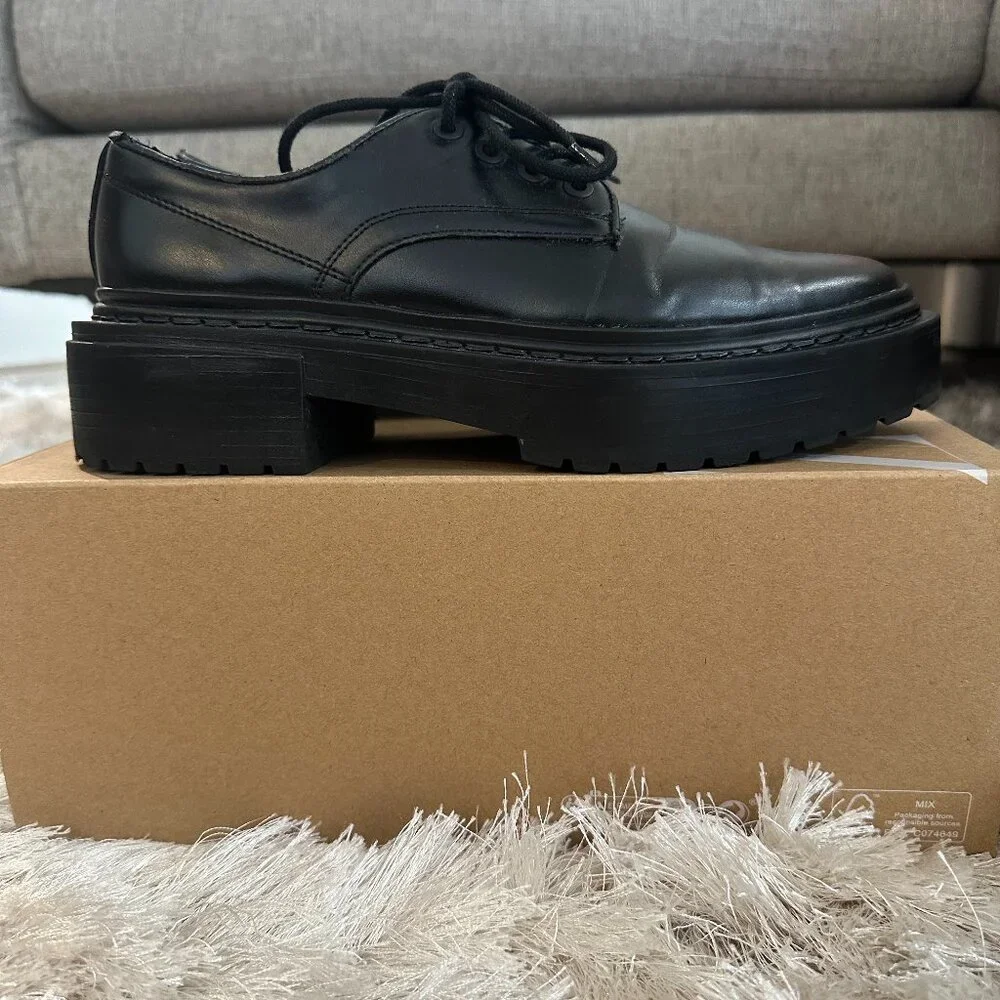 ZARA Platform Shoes - Picture 2 of 5